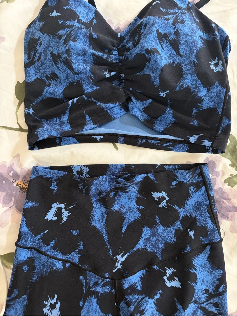 High-Waist Blue & Black Floral Leggings with Matching Crop Top
